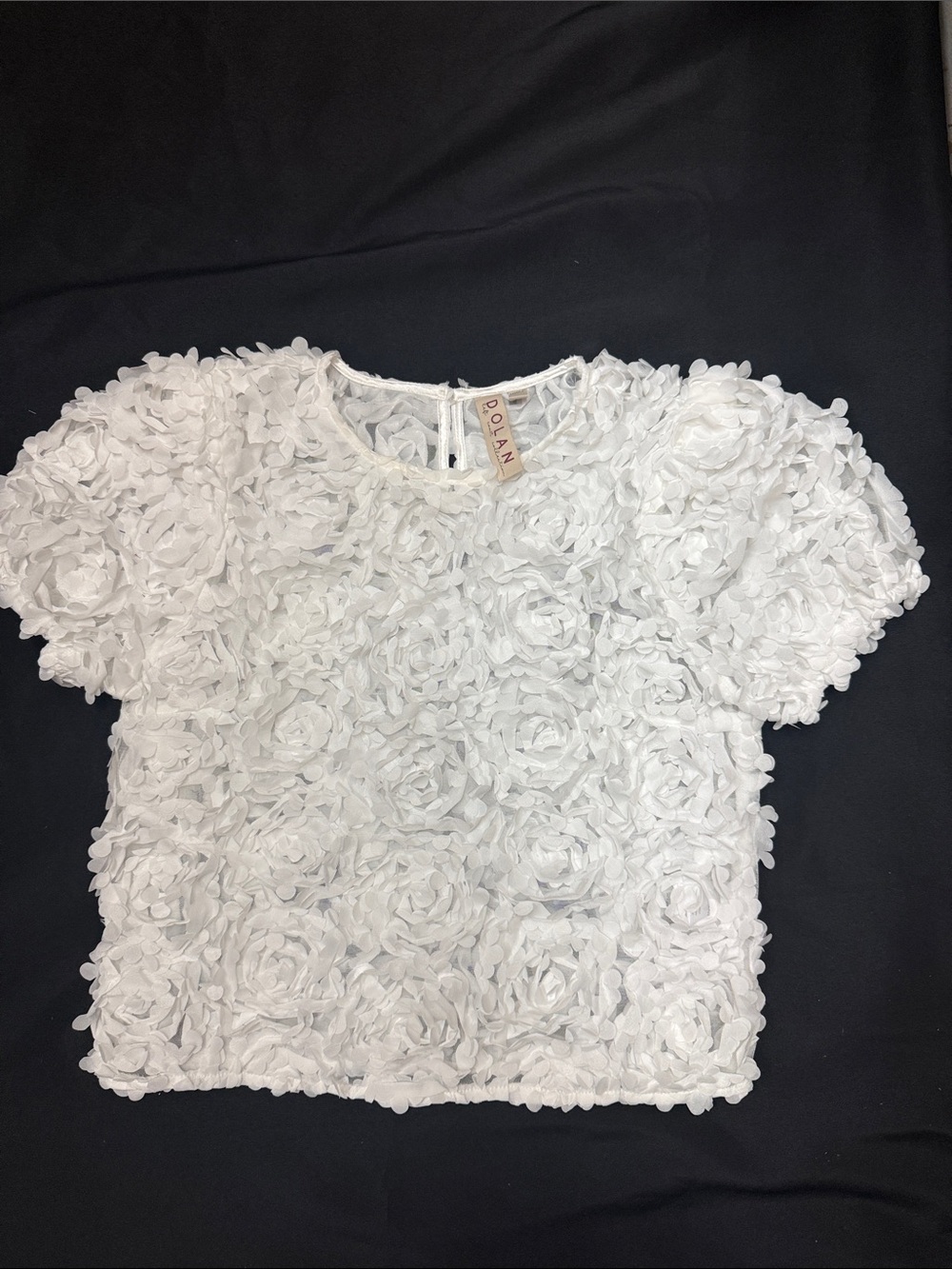 dolan left coast White 3D Floral Short Sleeve Top NWOT
